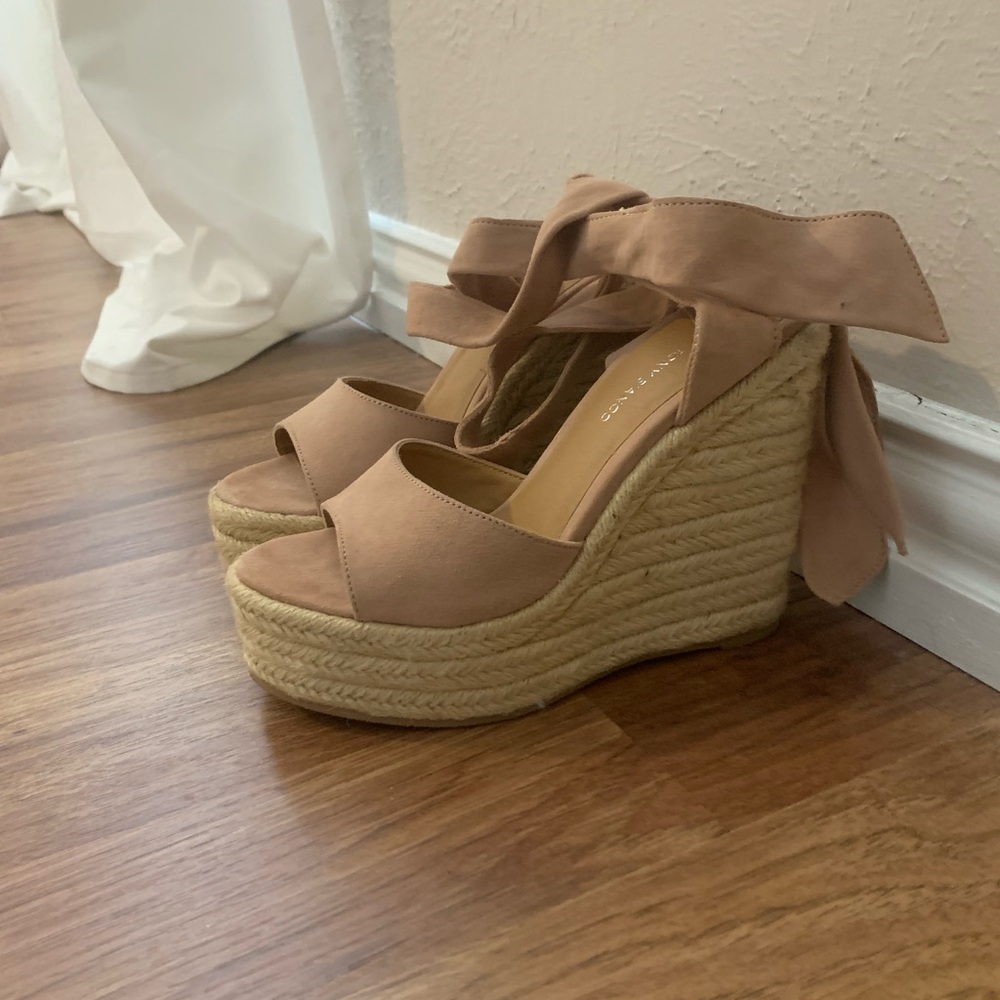 Tony Bianco- Barca wedge pink suede